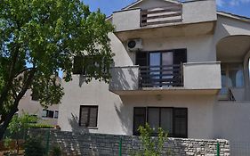 Apartman Din-Pula